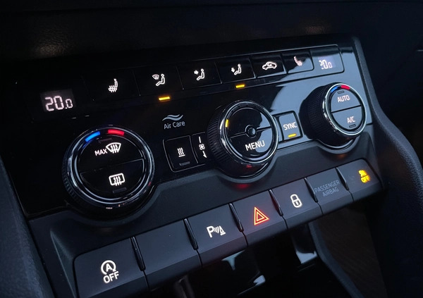Skoda Karoq cena 99000 przebieg: 88000, rok produkcji 2019 z Zgierz małe 497
